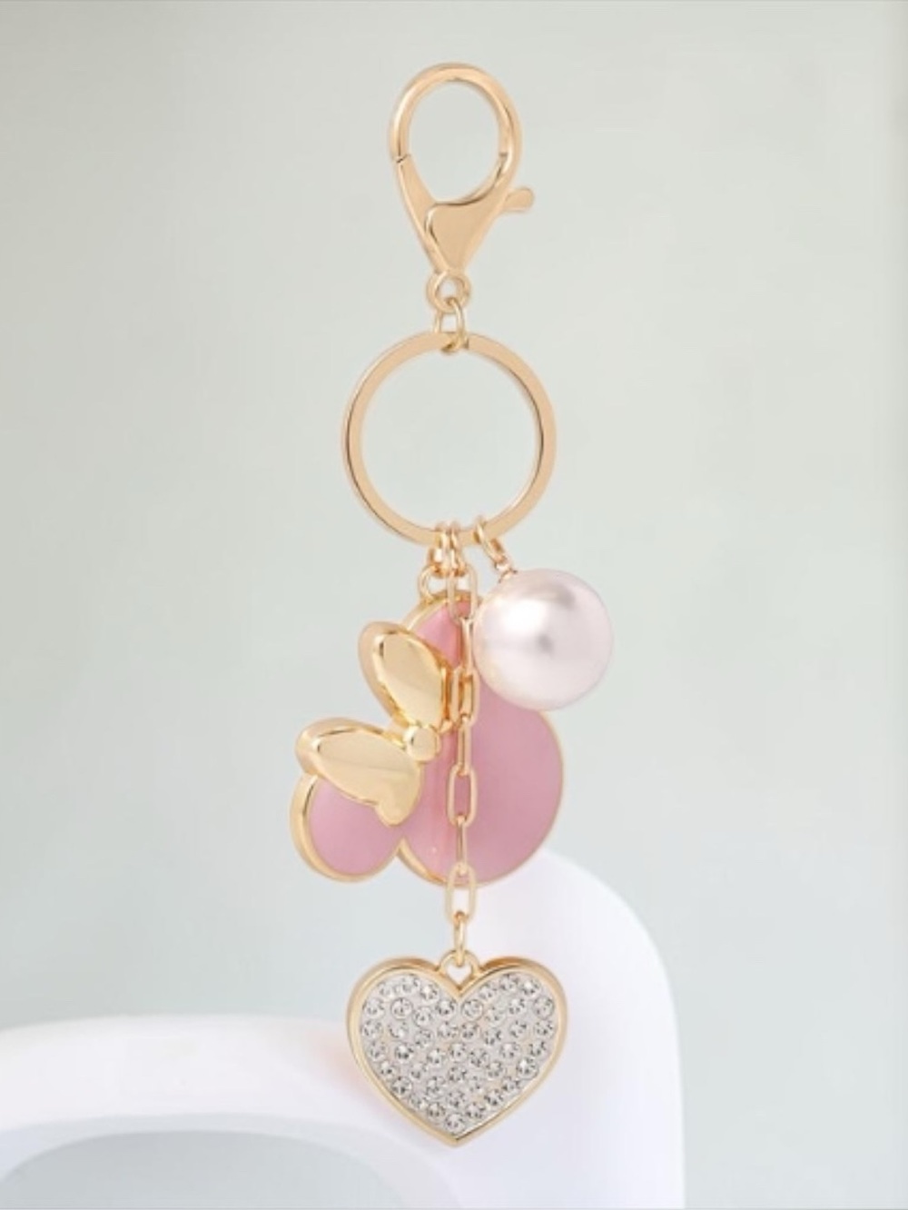 Disney NWT Minnie Mouse Keychain with Pearl and Glitter Heart Charms   Packaged